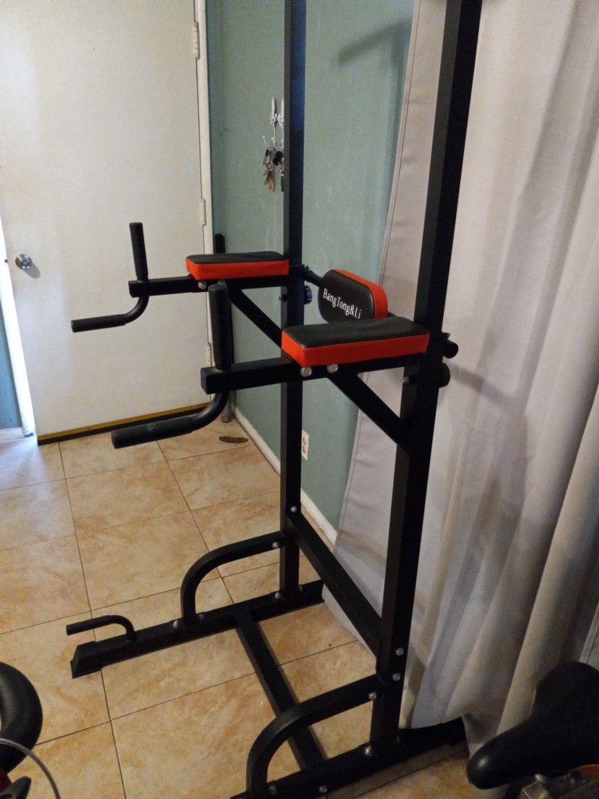 Dip Station Pull Up Bar for Sale in Compton, CA OfferUp
