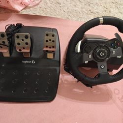 Logitech G920 Racing Wheel & Pedals – Like New – Original Box