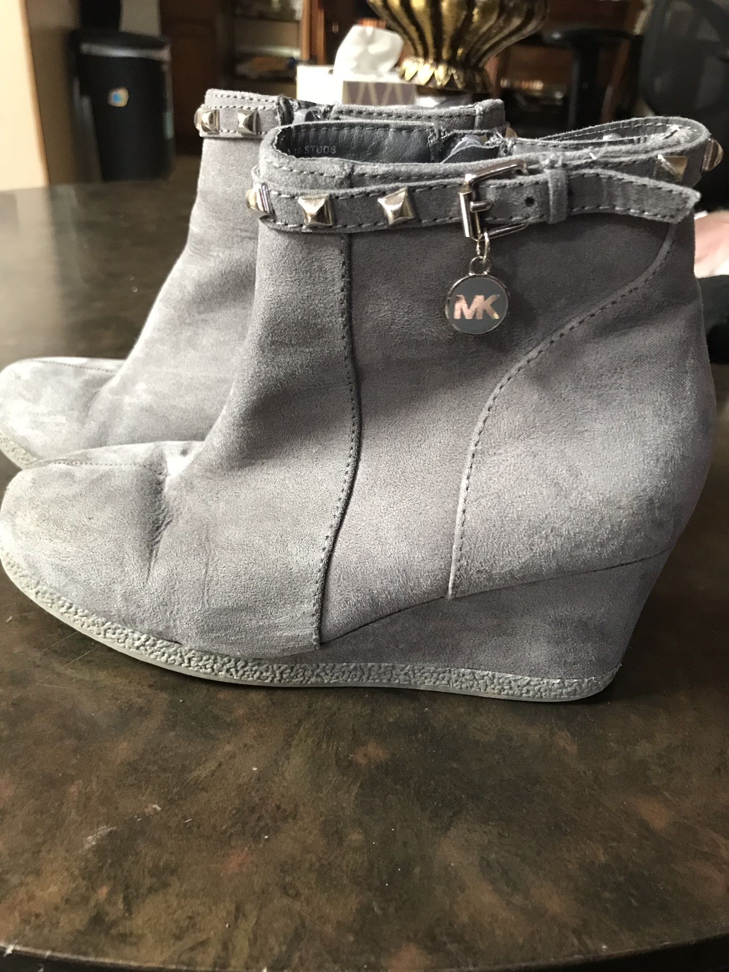 MK boots size 2Y