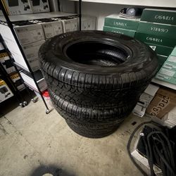 Pirelli 265/70 R17