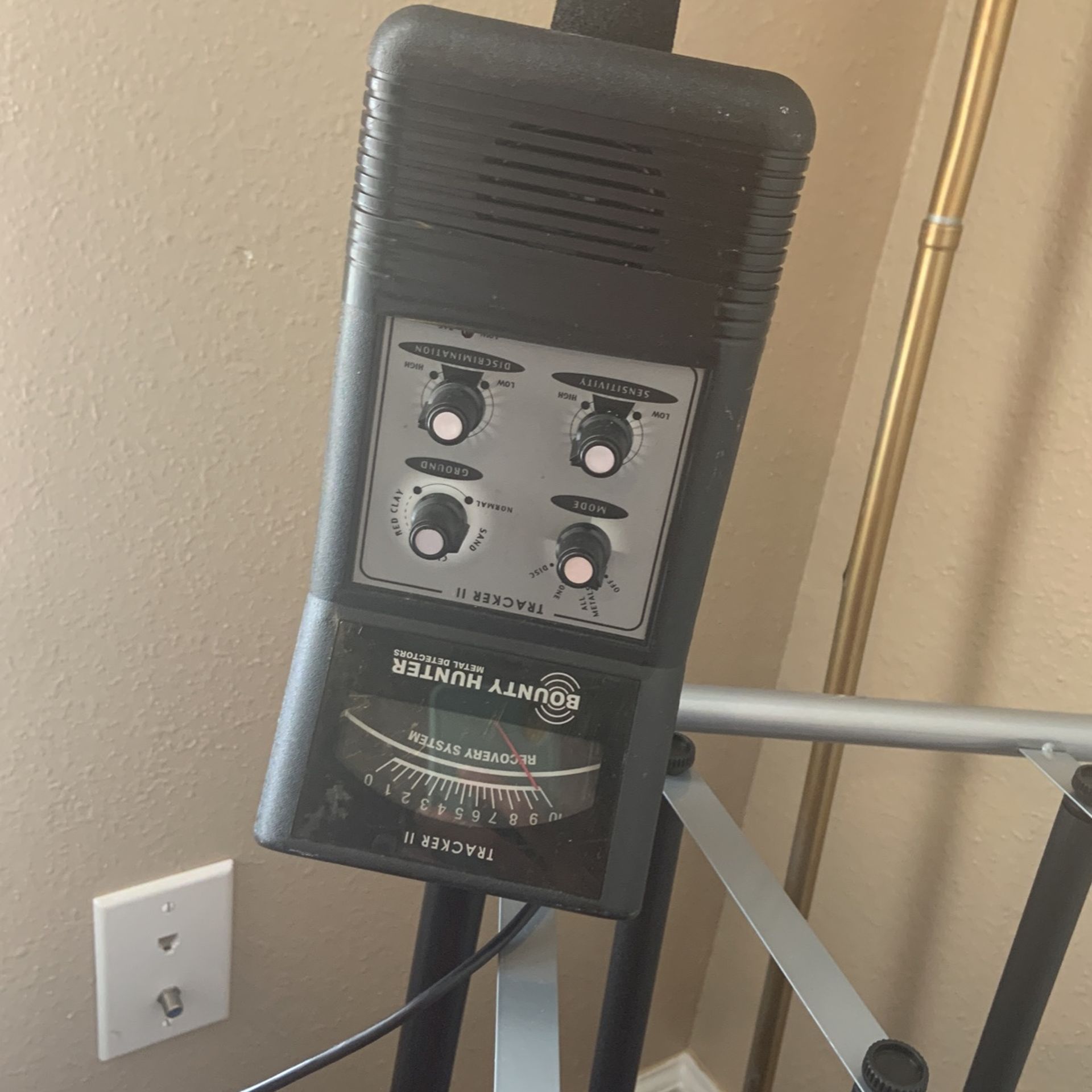 Tracker Two Official Bounty Hunter Metal Detector