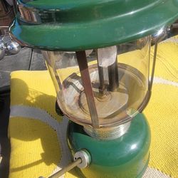 Vintage Coleman Latern Model 220k