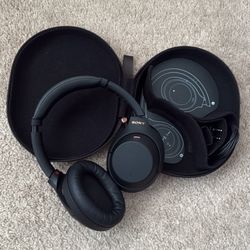 Sony Xm10004 Wirelesss Bluetooth Headphones 