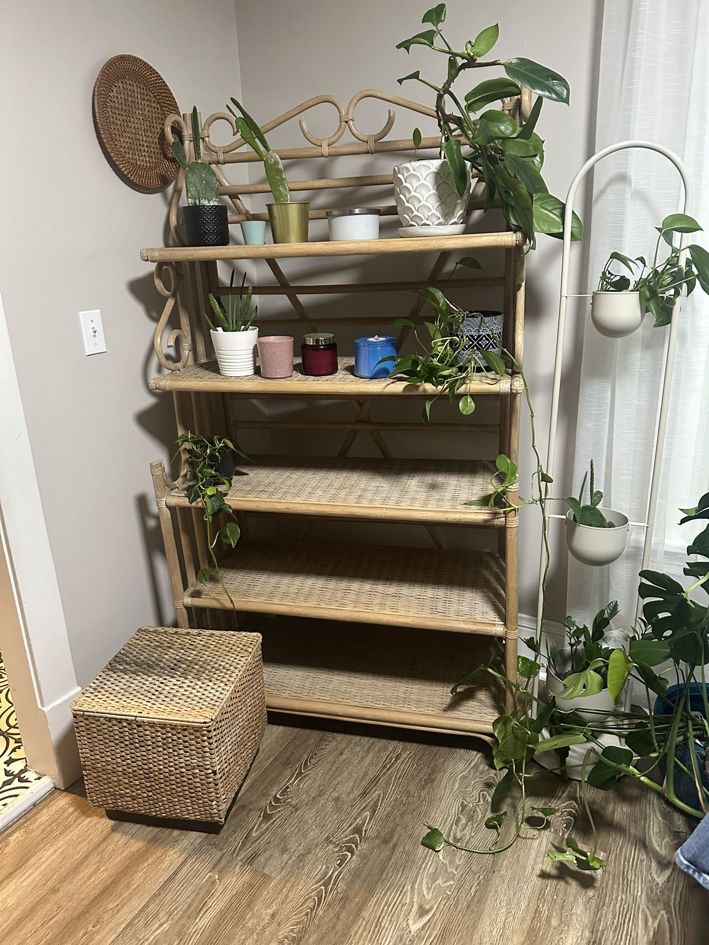 Beautiful Rattan Shelf