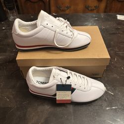 brand new tommy hilfiger runners