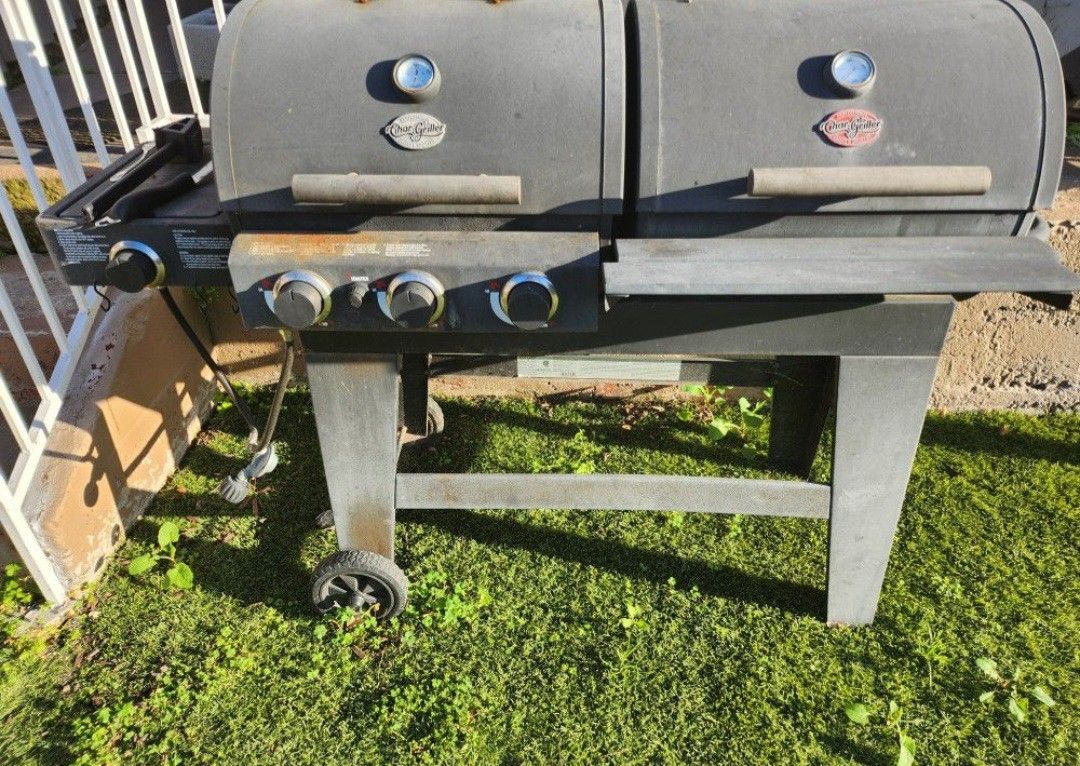 BBQ GRILL GAS AND CHARCOAL