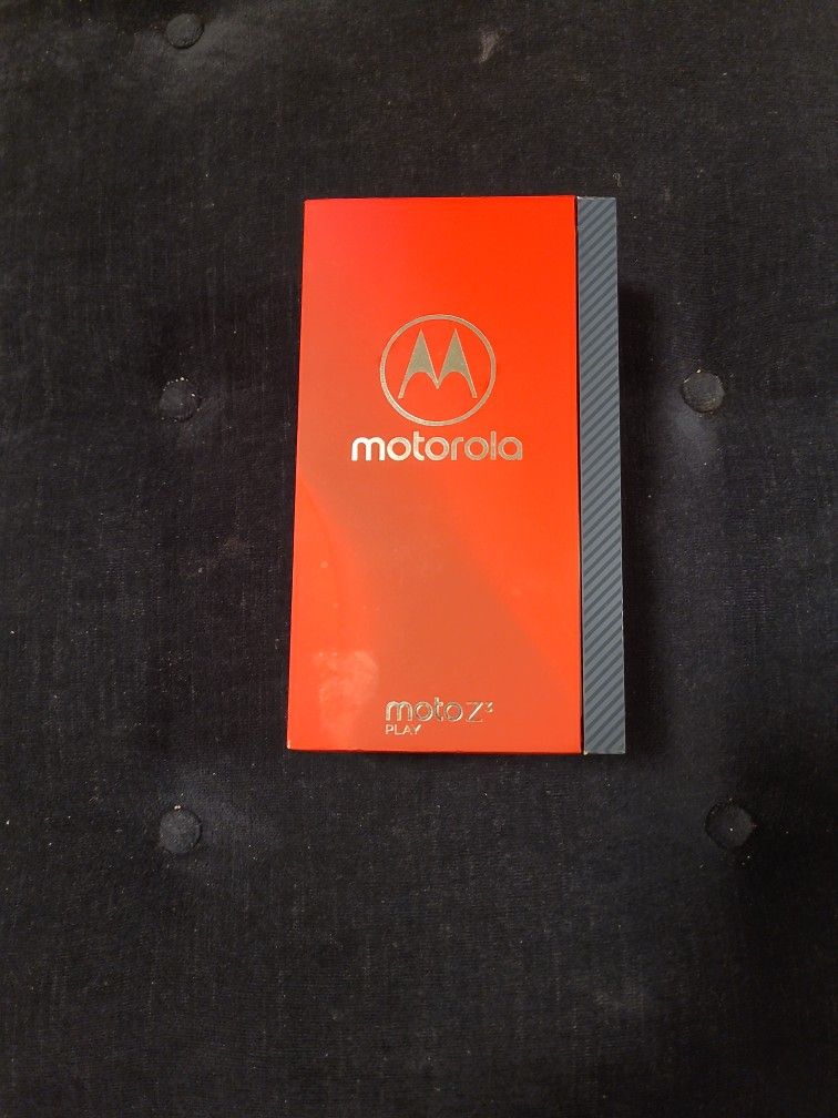 Moto Z3 Play with Motomods
