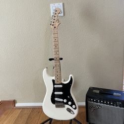 Fender MIM Strat (Mint) W/ Fender Amp, Extra Pickguards 