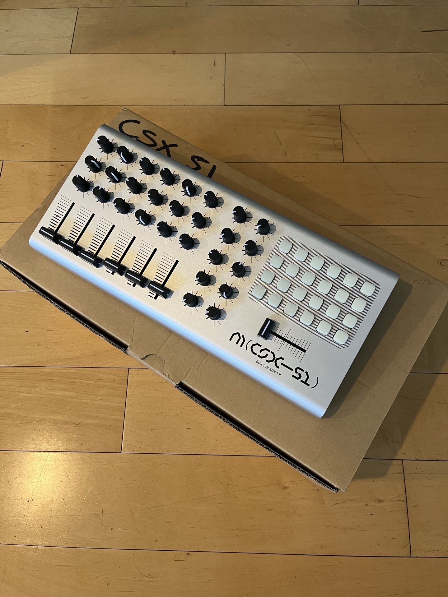 Machinewerks CS X51 Midi Controller