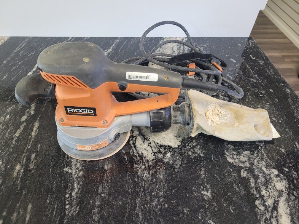 Ridgid Tools 6" Random-Orbit Sander