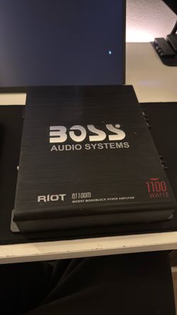 BOSS Audio R1100M Amplifier