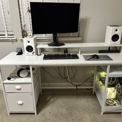 Computer Desk (Like New 