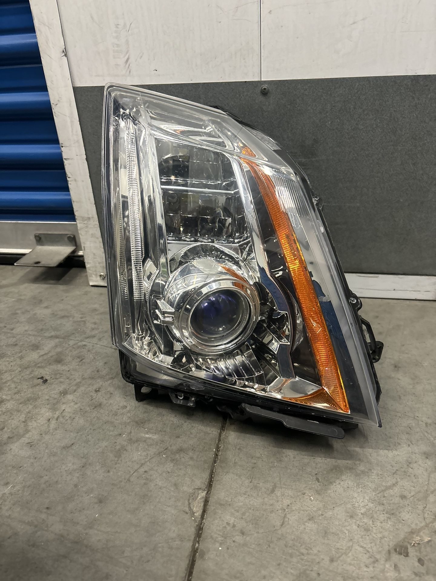 2008,2009,2010,2011,2012,2013,2014 Cadillac CTS Headlight/Foco Delantero Xenón Rh Passenger Oem