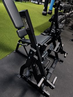 🔥 FOR SALE – Hammer Strength Plate Loaded Leg Extension 🔥