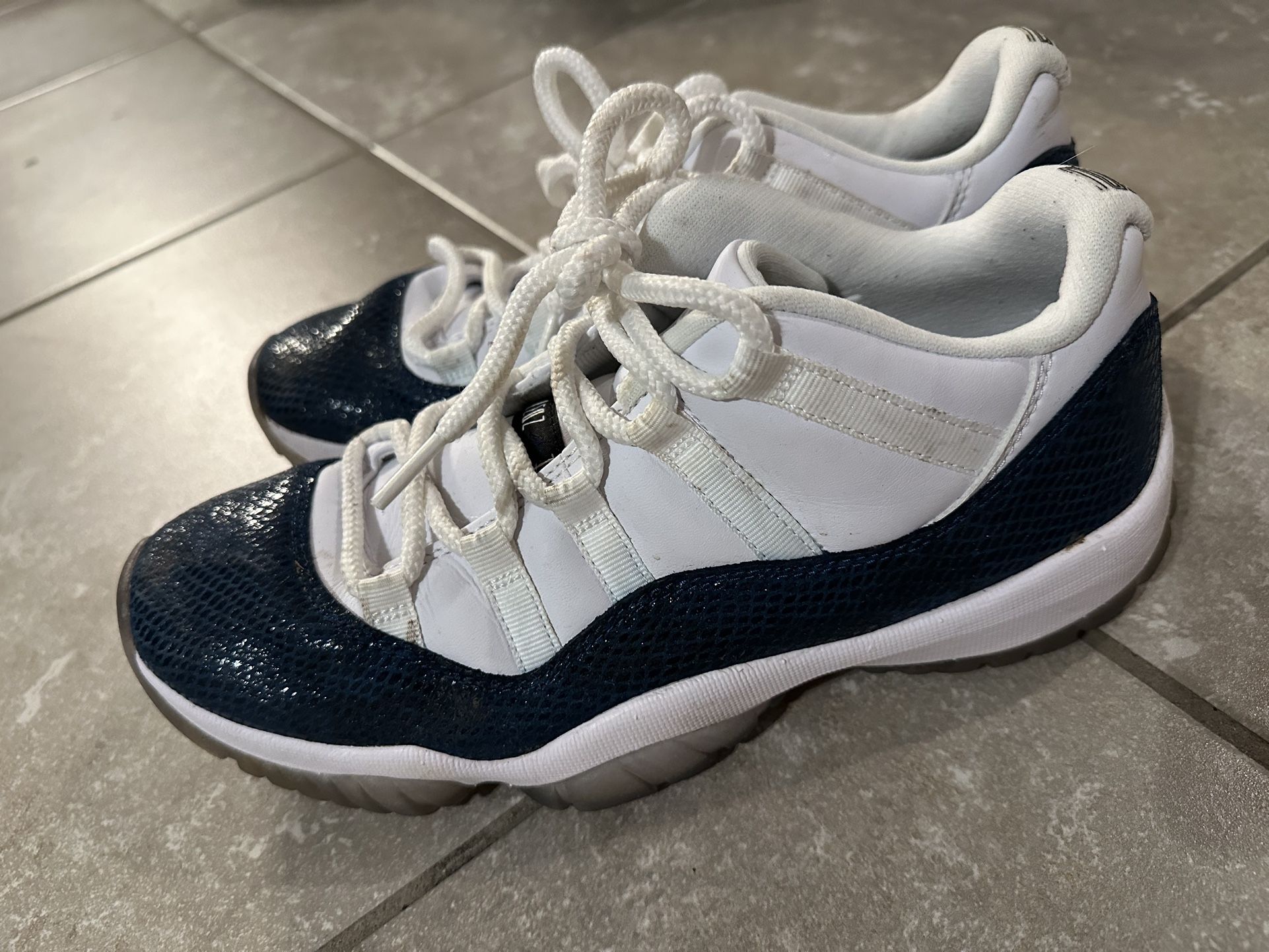 Jordan 11 Retro Low