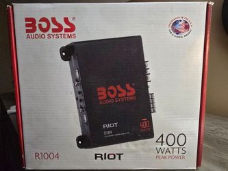 Boss Riot 400 watt peak Amplifier