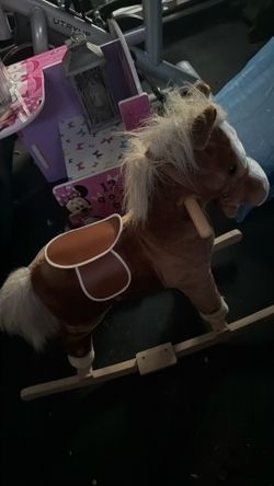 caballito mecedor de peluche (Plush Rocking Horse)