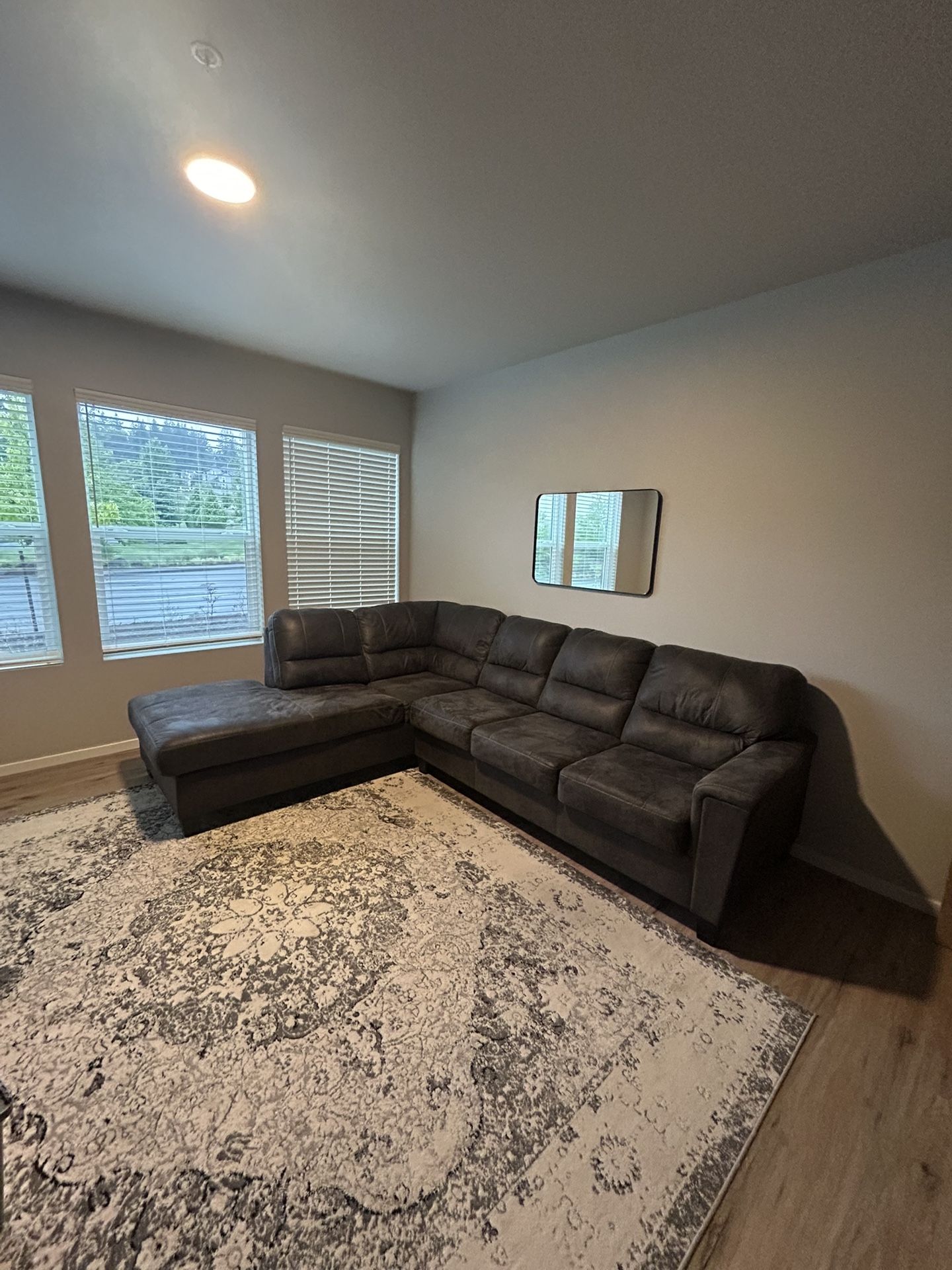 Sofa/chaise Sectional