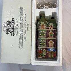 Christmas In The City - 5607 Park Avenue Townhouse