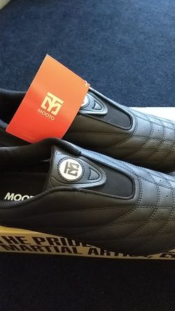 Mooto shoe brend new in box size 11