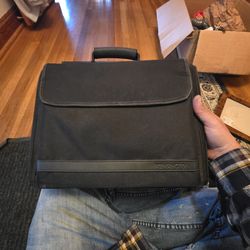 Laptop carry bag