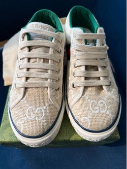 Gucci low top shoes size 39