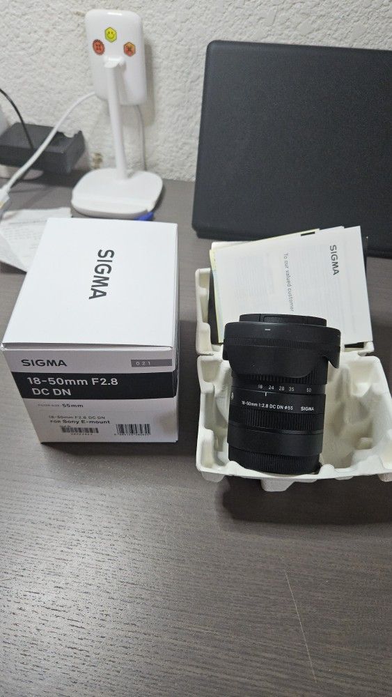 Barely Used Sigma 18-50mm F2.8 DC DN