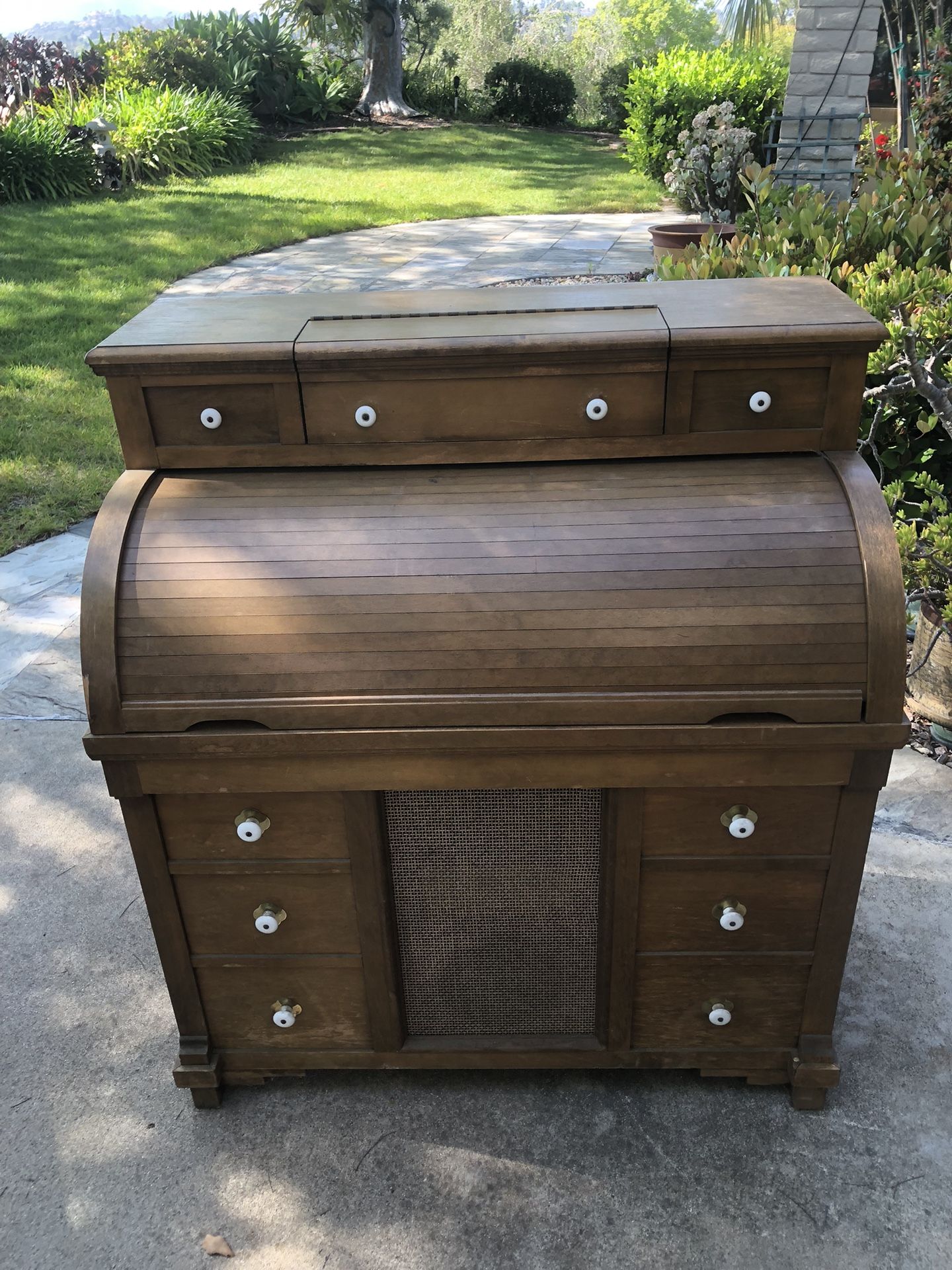Guild New Englander 921ML Roll-top Radio/Turntable (Cabinet Only) from 1965