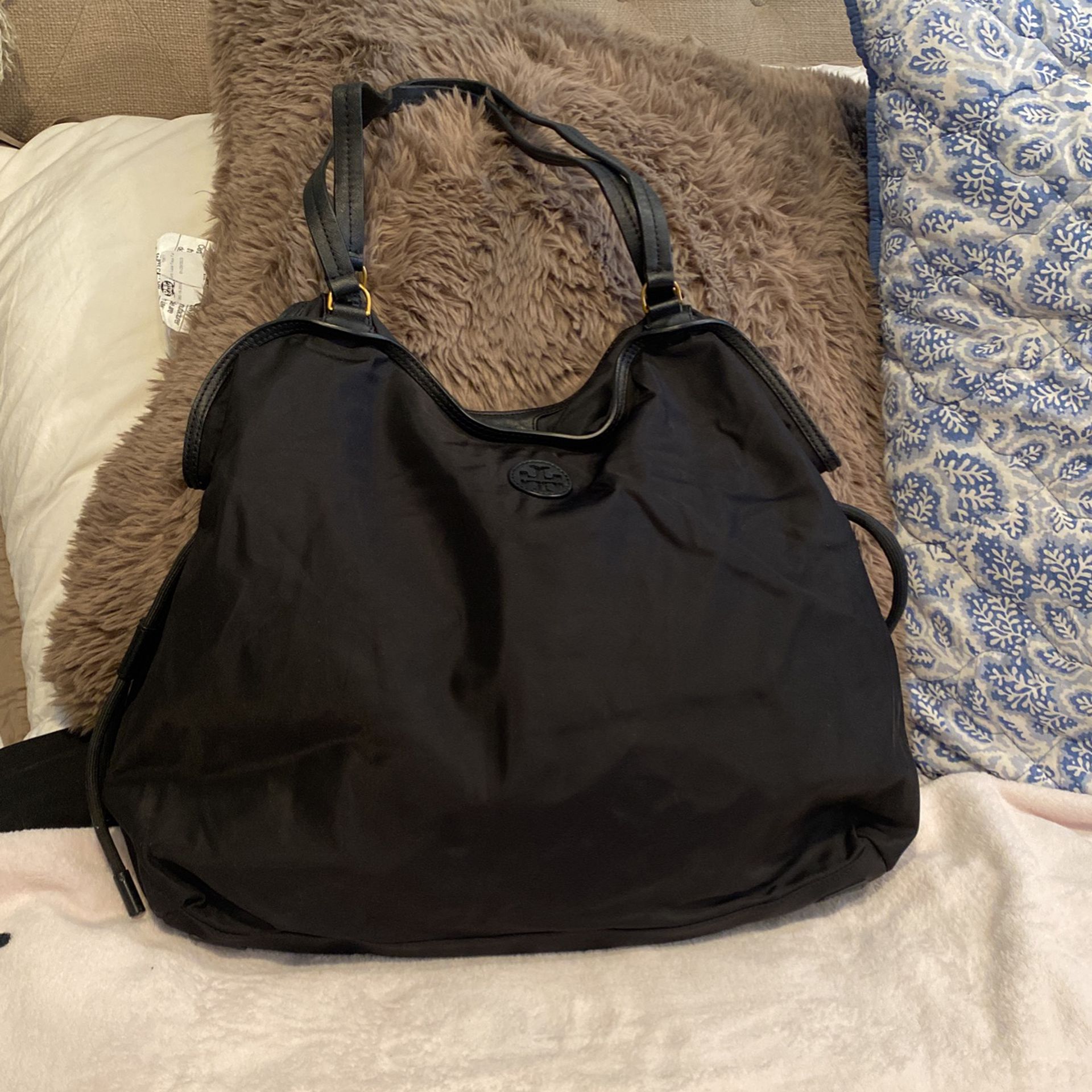 TORY BURCH LARGE YORK BUCKLE TOTE BAG for Sale in Lake View Terrace, CA -  OfferUp