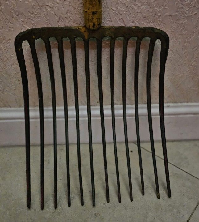 Vintage Antique Pitchfork 12 Prong
