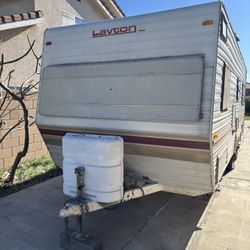 Layton Travel Trailer 24’ 