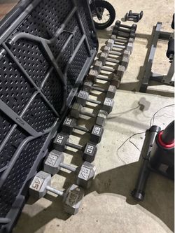 Dumbbells 8lbs to 45lbs no (40 pounders)
