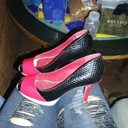 Hustling High Heels 👠 She's A Prey