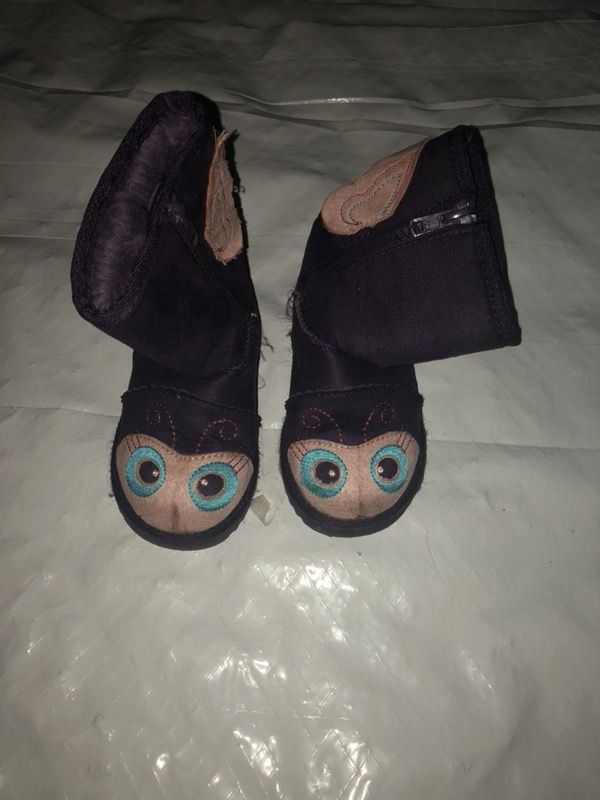 Girls boots