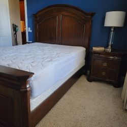 Queen Bedroom Set