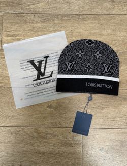 Black beanie