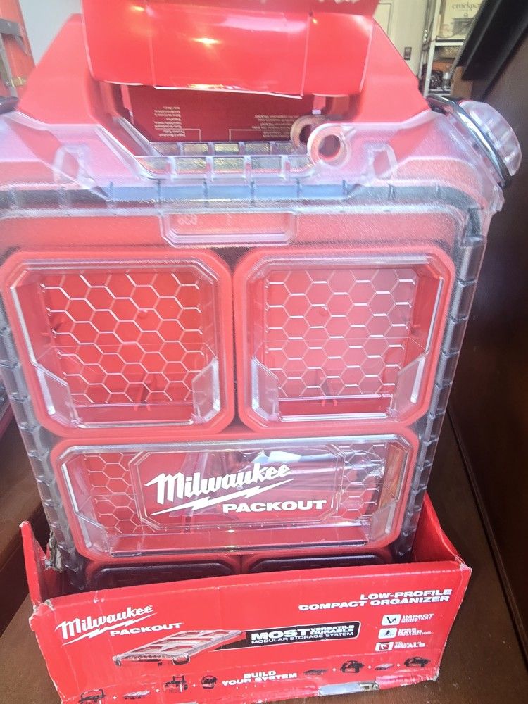 Milwaukee Pack Out