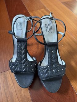 Pelle Moda studded black leather sandals - Size 6.5