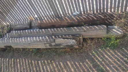 Horse hitchjng posts