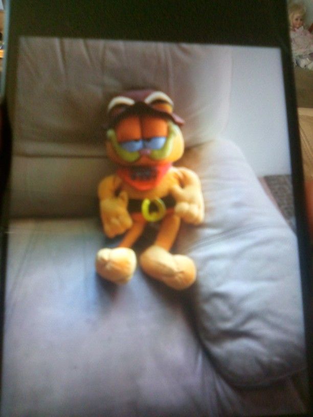 Medium Stuffed Garfield Animal