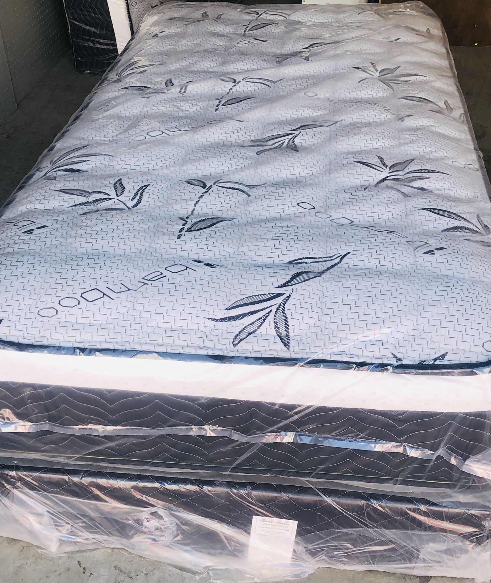 QUEEN PILLOW TOP MATTRESS WITH BOXSPRING‼️