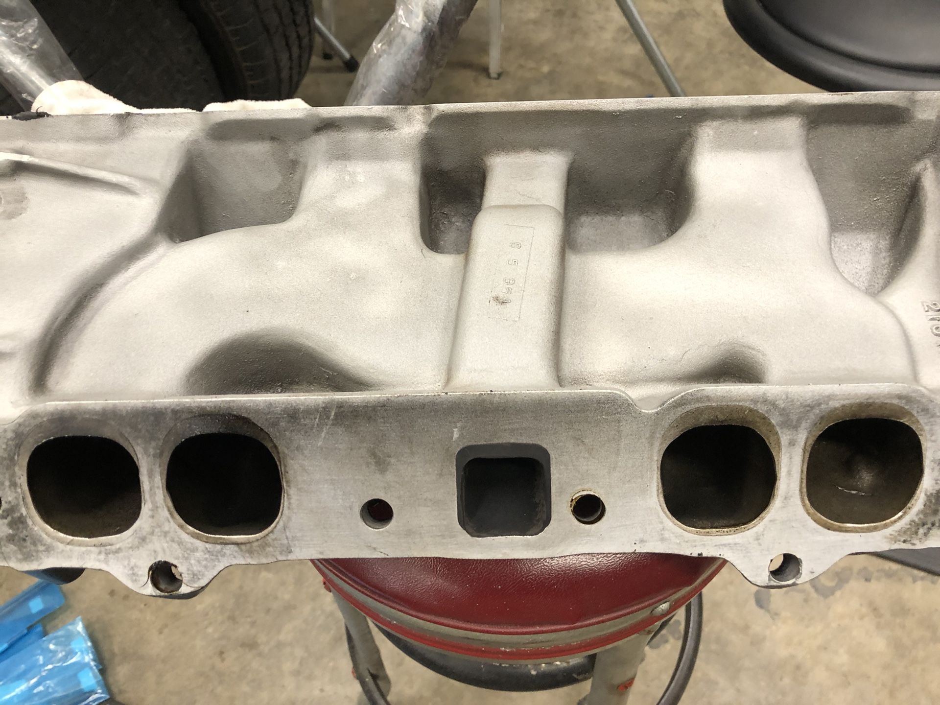 BBC///Intake manifold/bbc/Edelbrock performer 2.0 for Sale in Port