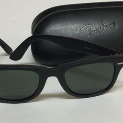 RayBan Wayfarer Classic Black Polished Sunglasses W/ Case 