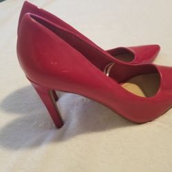 *** OMG RED HEELS SIZE 6  $17.00 IF AD HERE THEN THEY AVAILABLE..DONT TEXT I DONT CALL THRU OFFER CASH IN HAND ..