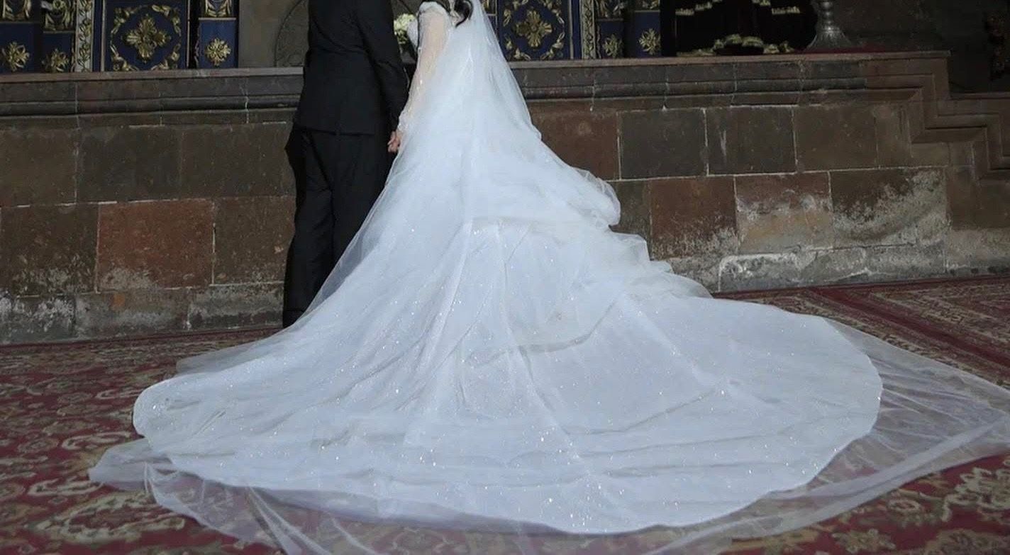 Wedding dress