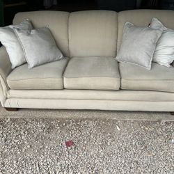 La-Z-Boy Mackenzie Sofa Free Delivery