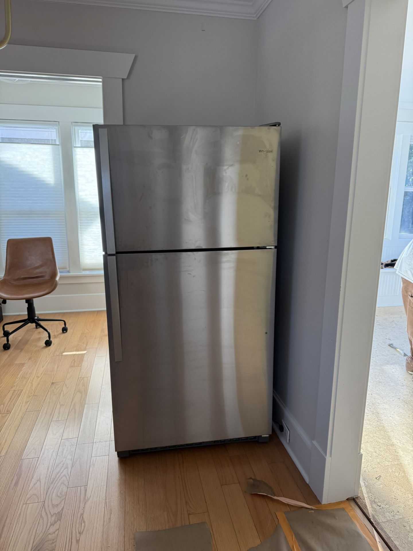 32” Whirlpool Refrigerator Good Condition Only Use Couple Year $100