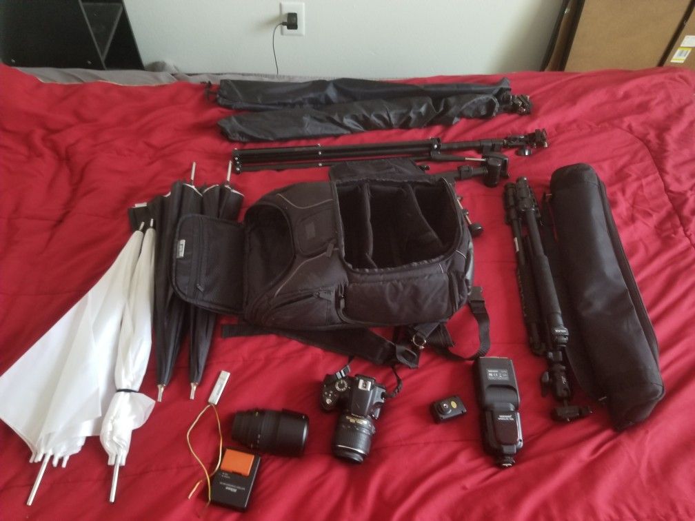 Nikon D3200 w/accessories