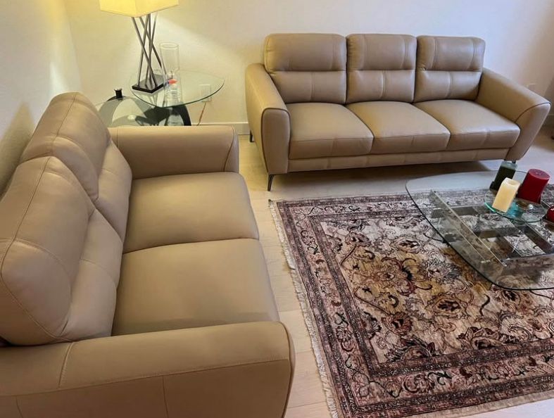 New Luxury Genuine Leather Couch And Love Seat Set / Free Delivery