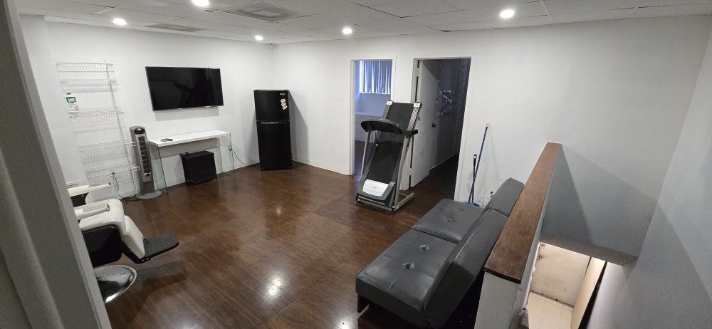 Apart Ment / Warehouse /Office
